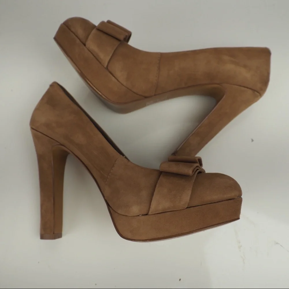 MRKT Claire 7 cafe au lait suede bow platform pump